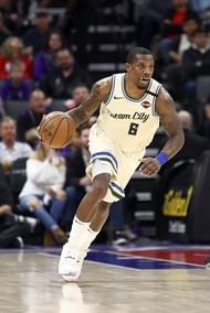 Milwaukee Bucks v Sacramento Kings
